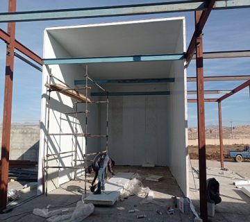 اجرای ساندویچ پانل سقف سوله